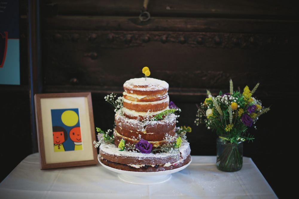 vintage inspired cake at the canal museum London by love oh love photography