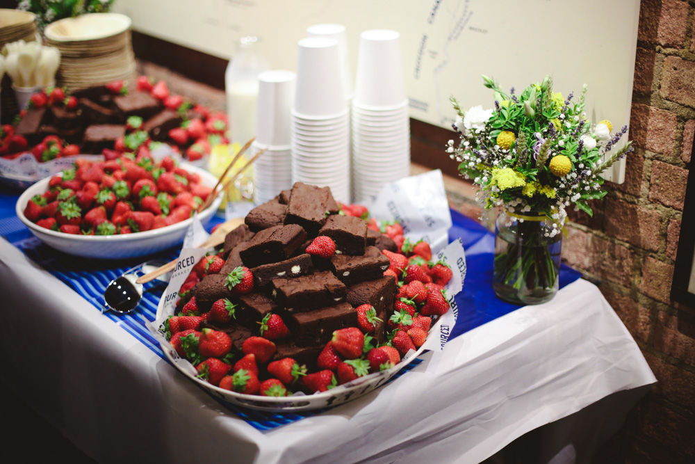 alternative wedding desserts chocolate brownies 