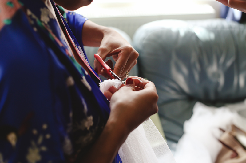 last minute wedding prep by Love oh Love photography