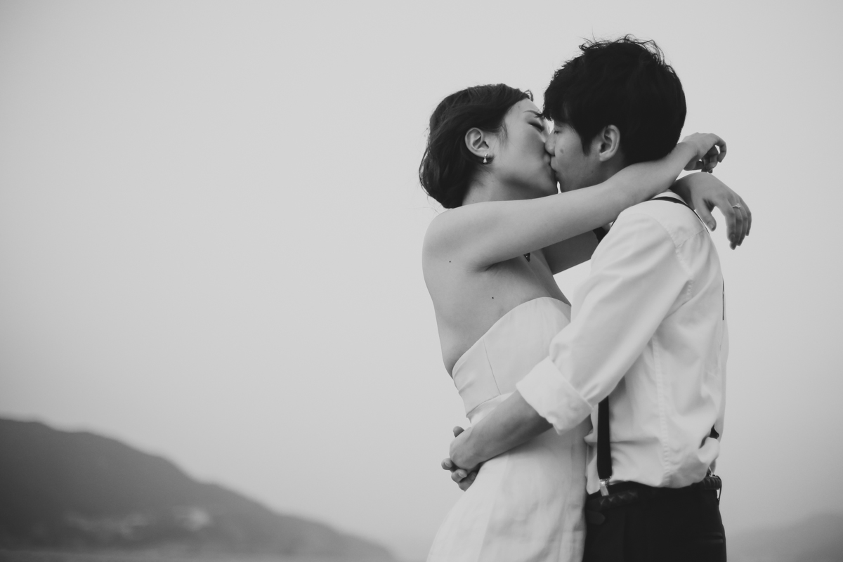  beach bride and groom portraits by Love oh love photography